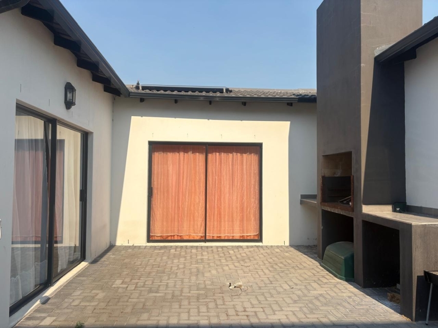 To Let 3 Bedroom Property for Rent in Sandown Western Cape